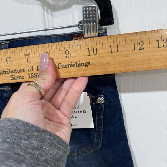 7 For All Mankind Girl's Distressed Cuffed Bermuda Denim‎ Jean Shorts size 5 - Picture 9 of 9